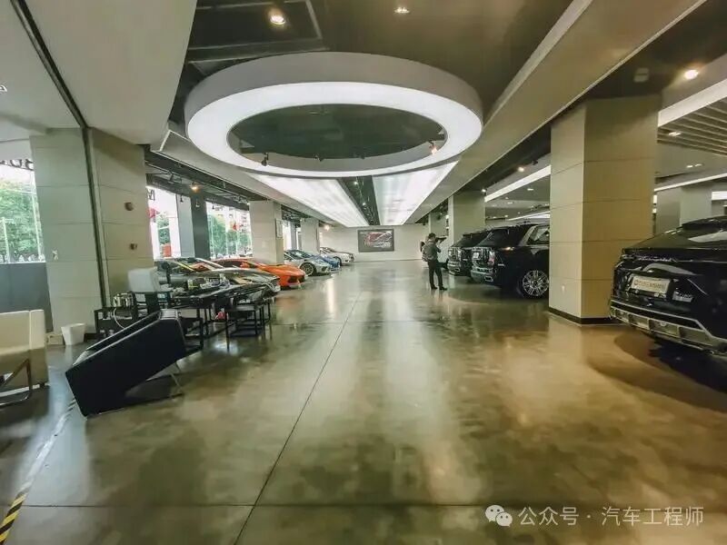 二手车商压库1.35亿！车满为患卖不动，行业寒冬